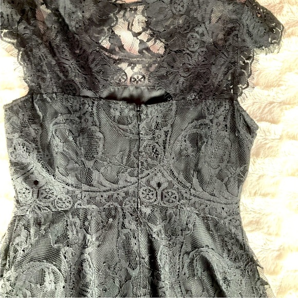 BB Dakota Black Lace Women’s  Dress Size 2‎  Fully Lined Cap Sleeve Fringe Hem - Picture 7 of 15